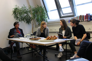 Bild:  Margit Rosen & Bruno Latour: Atmospheres of Democracy 